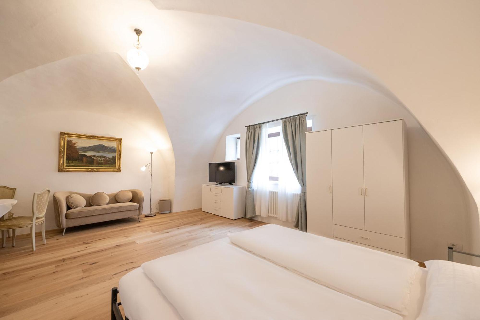 Apartments Schloss Paschbach Апиано сула Страда дел Вино Екстериор снимка