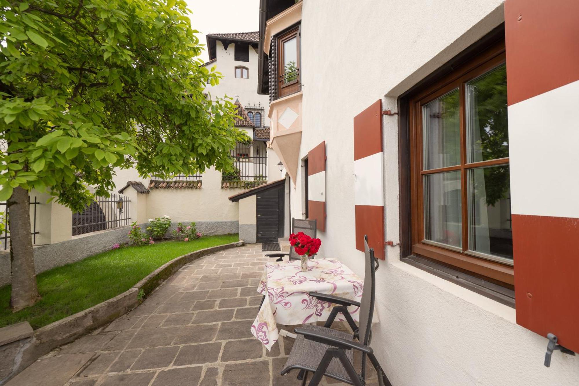 Apartments Schloss Paschbach Апиано сула Страда дел Вино Екстериор снимка
