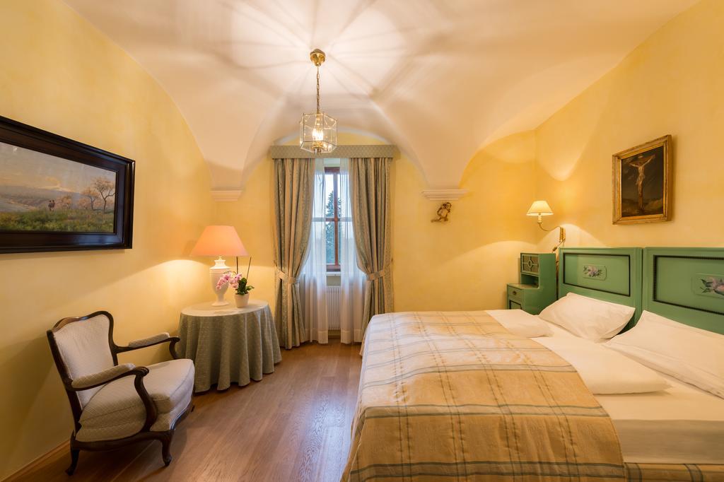 Apartments Schloss Paschbach Апиано сула Страда дел Вино Екстериор снимка