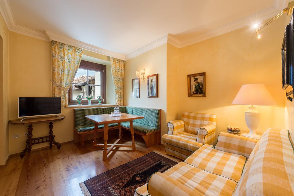 Apartments Schloss Paschbach Апиано сула Страда дел Вино Екстериор снимка
